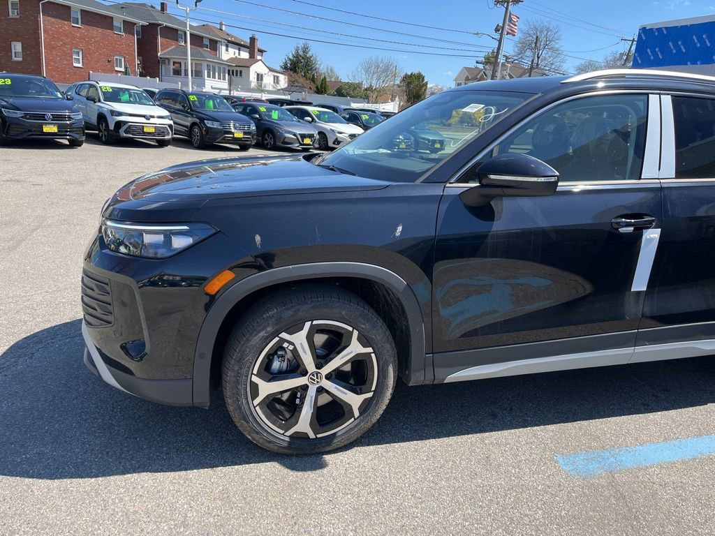 New 2025 Volkswagen Tiguan SE image 23