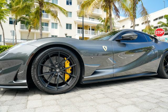 Used 2020 Ferrari 812 Superfast RWD image 13