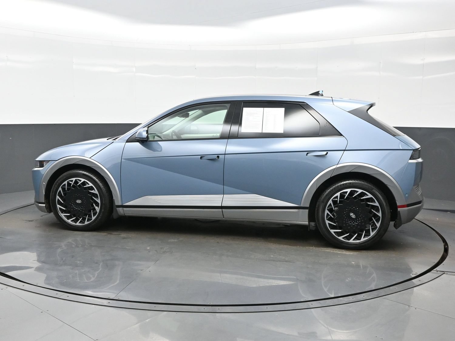 Certified 2024 Hyundai Ioniq 5 Limited AWD/4WD image 3