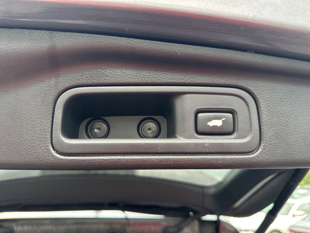 Used 2018 Honda Pilot Touring image 12