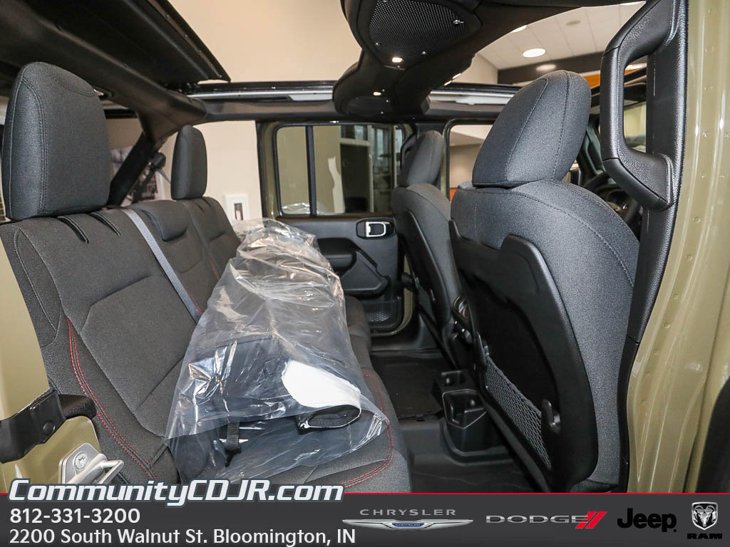 New 2026 Jeep Wrangler Unlimited Rubicon w/ Technology Group AWD/4WD image 20