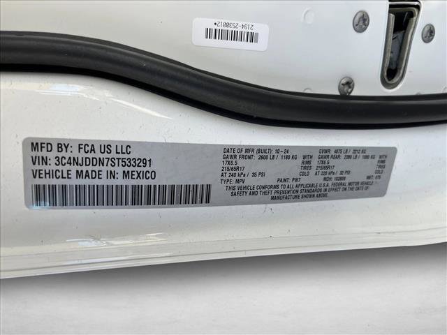 Used 2025 Jeep Compass Trailhawk image 17