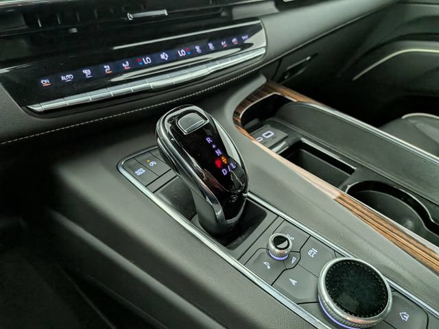 Certified 2024 Cadillac Escalade ESV Premium Luxury w/ LPO, Floor Liner Package AWD/4WD image 21