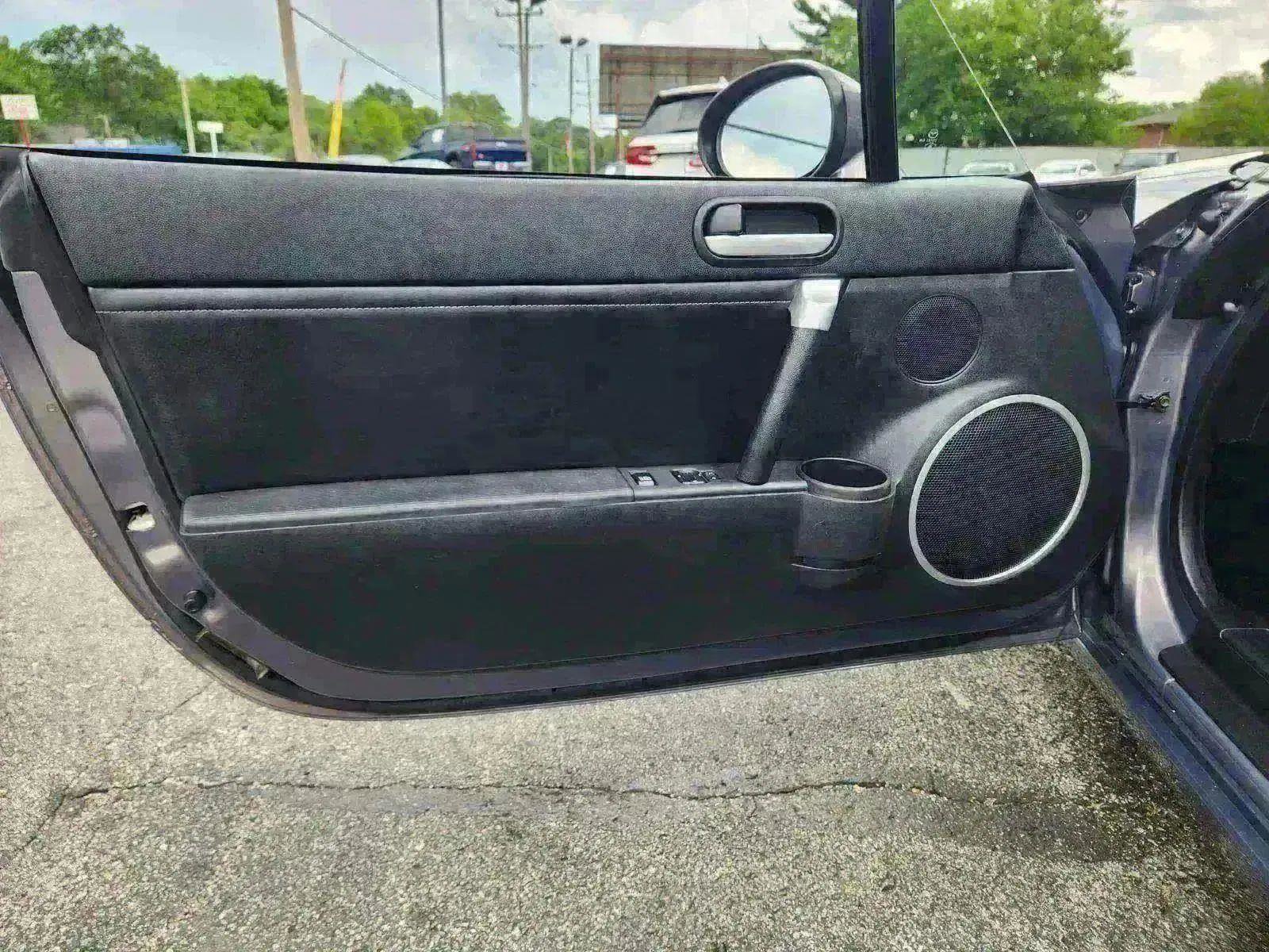 Used 2007 MAZDA MX-5 Miata Grand Touring w/ Premium Pkg image 29