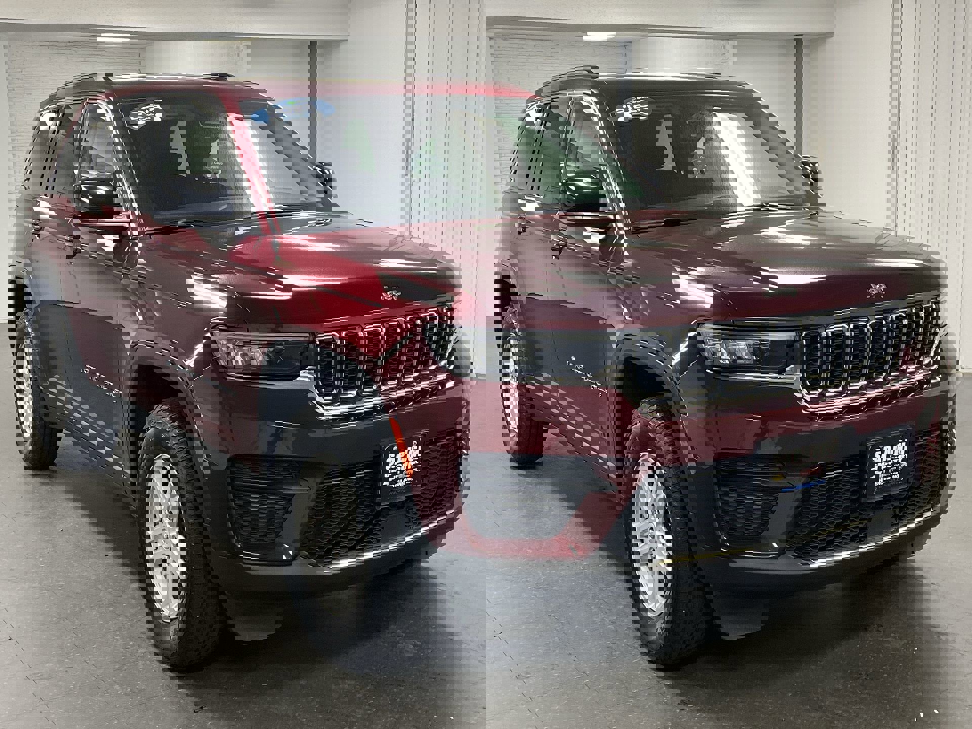 Used 2023 Jeep Grand Cherokee Laredo image 78