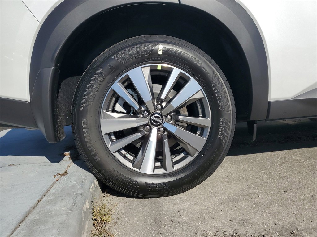 New 2025 Nissan Pathfinder SL image 5