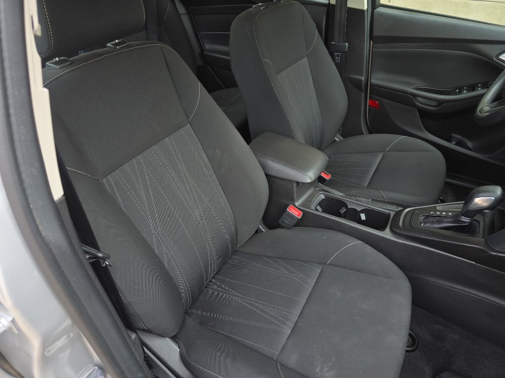 Used 2018 Ford Focus SE FWD image 24
