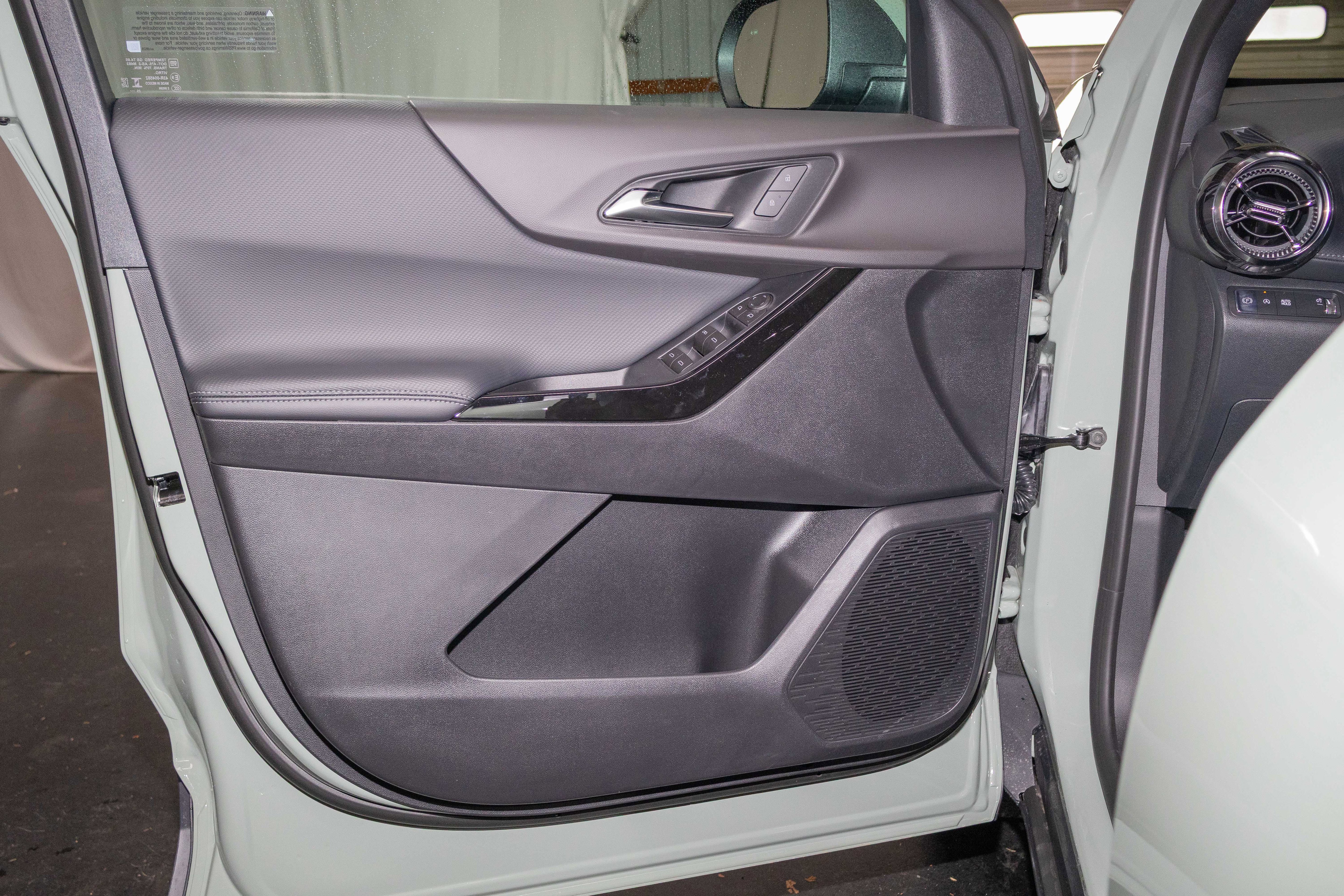 New 2026 Chevrolet Equinox LT FWD image 7