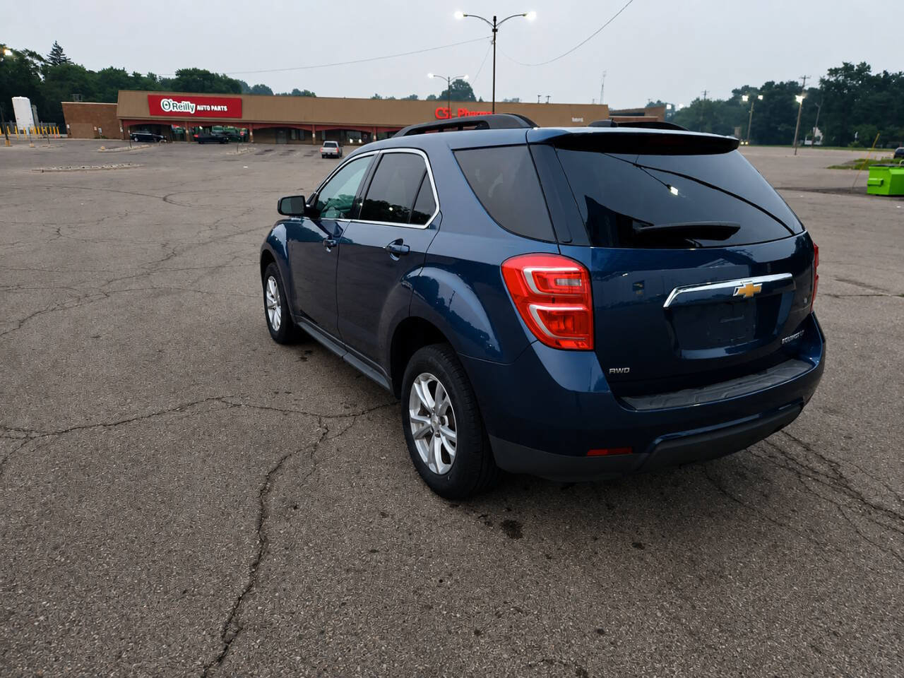 Used 2017 Chevrolet Equinox LT w/ Convenience Package AWD/4WD image 6