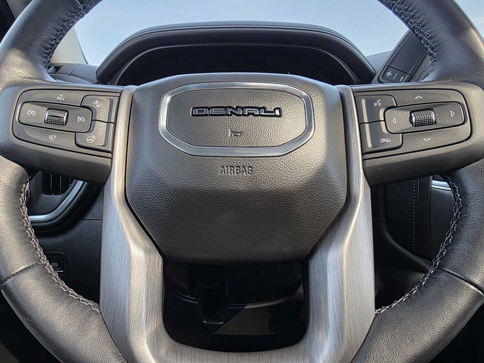 Used 2020 GMC Sierra 1500 Denali w/ Denali Ultimate Package AWD/4WD image 25