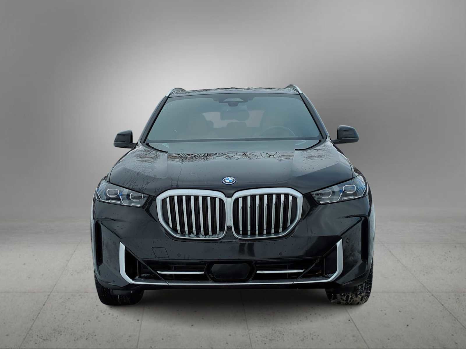 Certified 2024 BMW X5 xDrive50e w/ Premium Package image 3