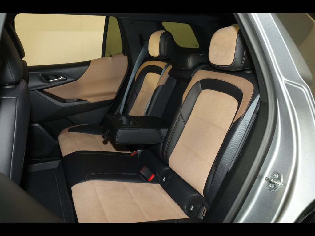 New 2026 Chevrolet Equinox ACTIV w/ Convenience Package III FWD image 18