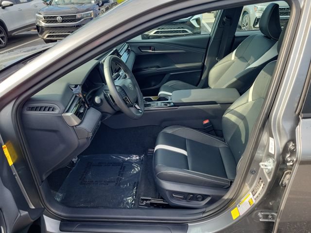 Used 2025 Toyota Camry SE FWD image 17