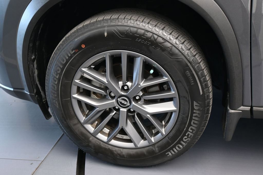 Used 2025 Nissan Rogue S FWD image 24