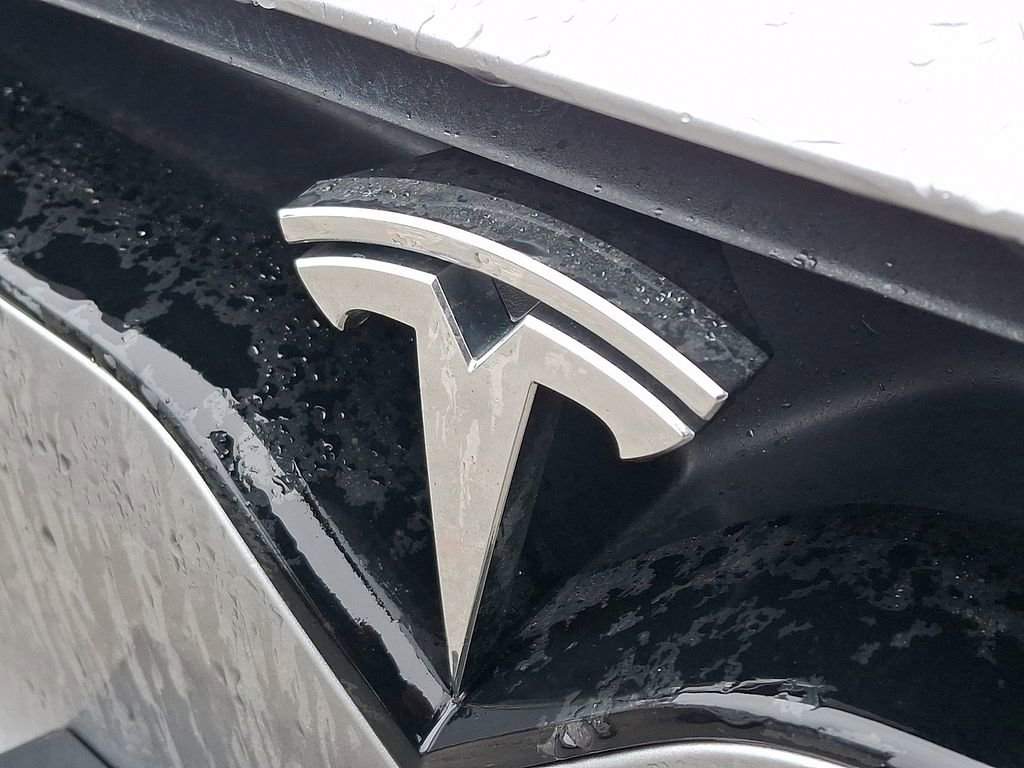 Used 2024 Tesla Model X image 30