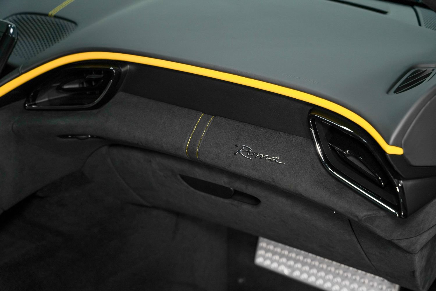 Used 2022 Ferrari Roma image 31