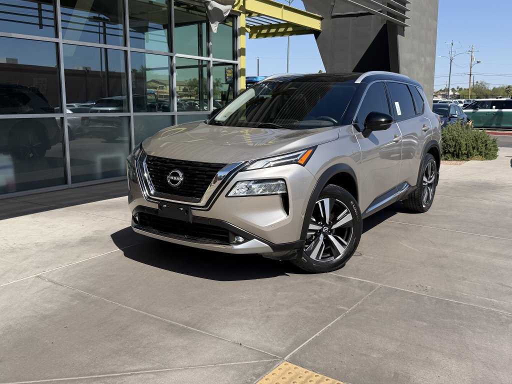 Used 2022 Nissan Rogue Platinum w/ Head-Up Display Package FWD image 2