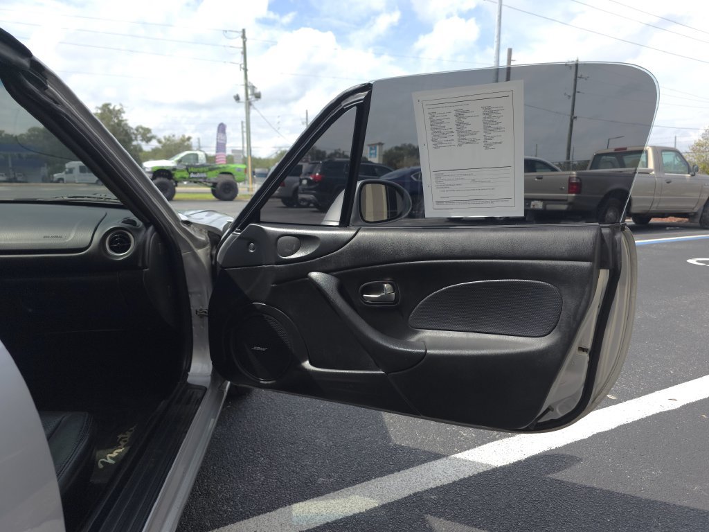 Used 2003 MAZDA MX-5 Miata RWD image 15