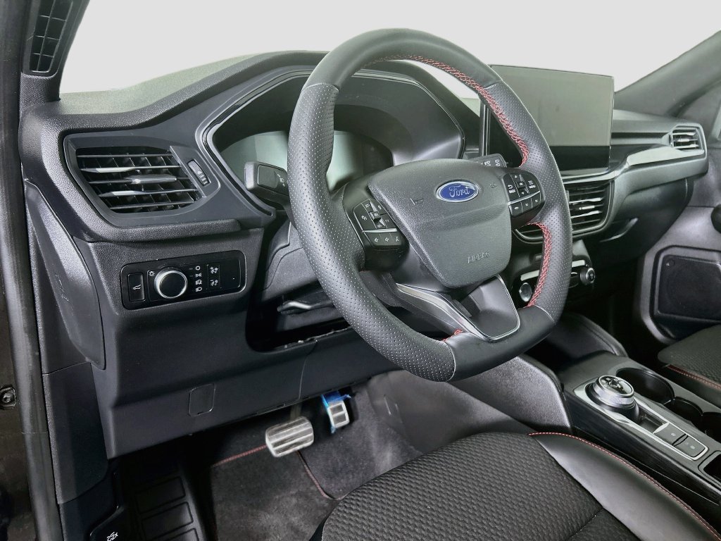 Certified 2023 Ford Escape ST-Line w/ Tech Pack #1 AWD/4WD image 9
