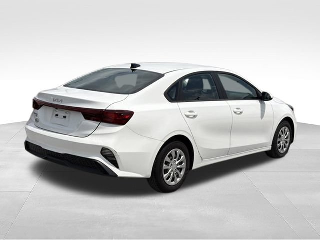 Used 2024 Kia Forte LX FWD image 4