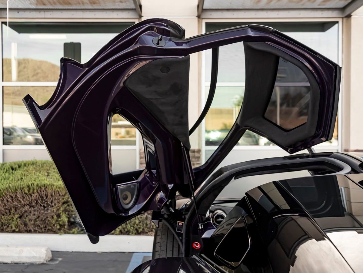 Used 2019 McLaren Senna RWD image 15