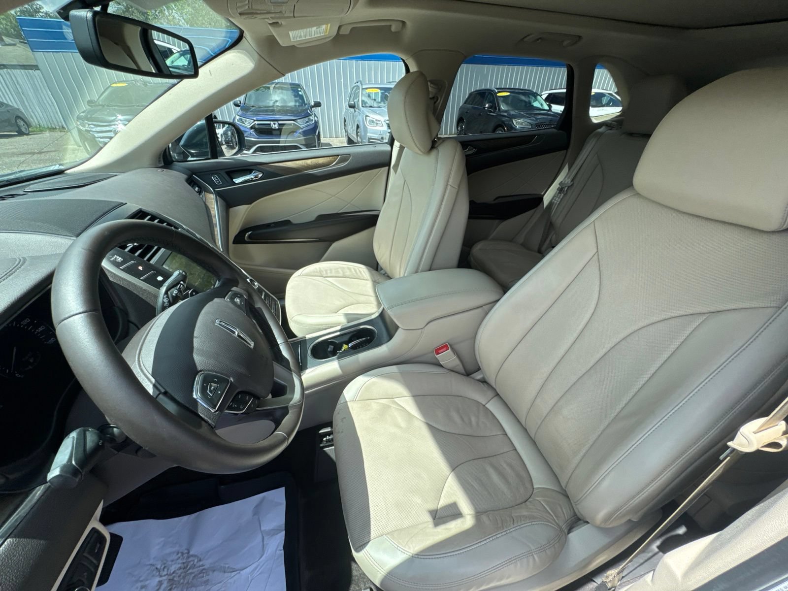Used 2019 Lincoln MKC Reserve FWD image 16