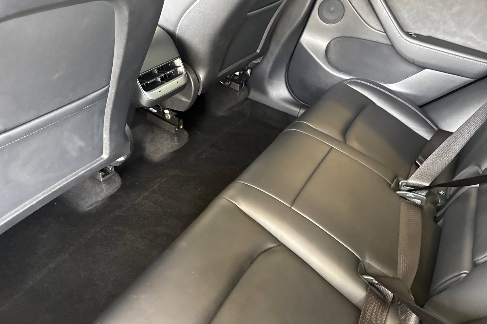 Used 2021 Tesla Model Y Long Range image 25