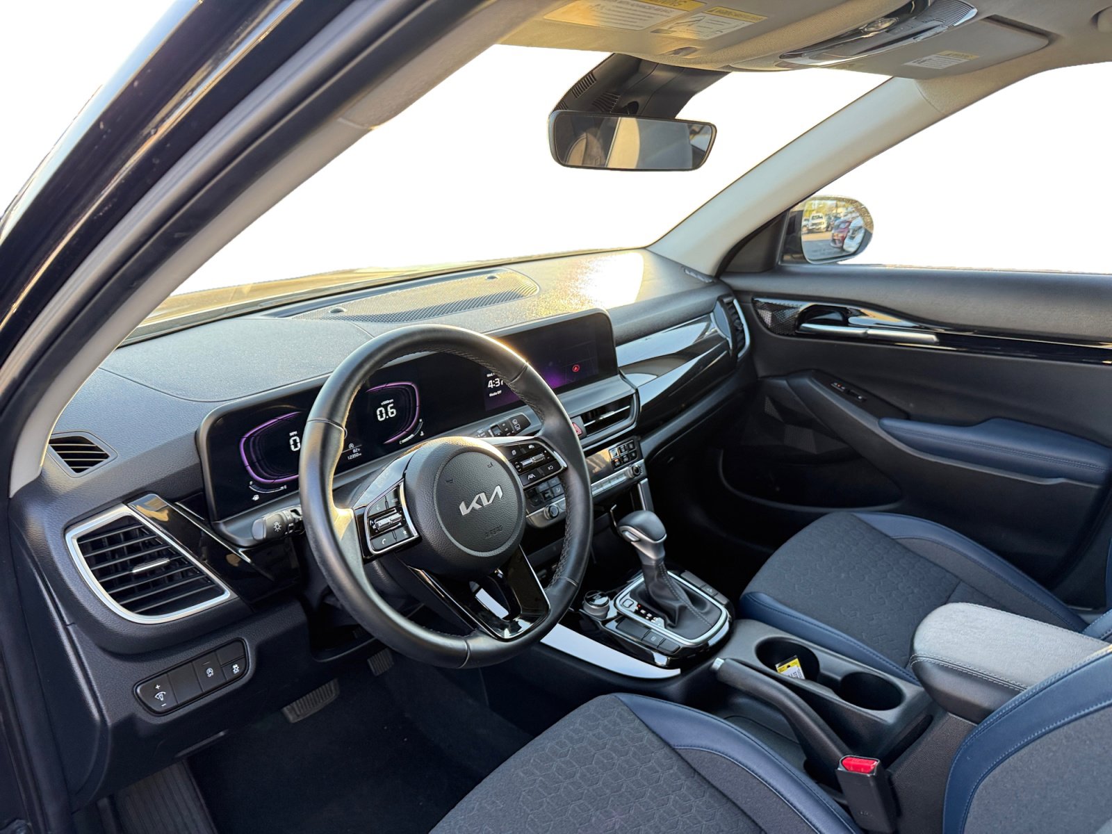 Used 2025 Kia Seltos S image 9