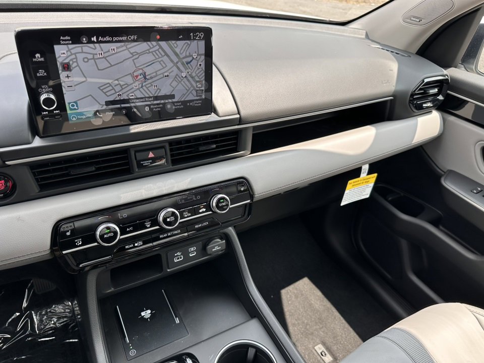 New 2025 Honda Pilot Touring image 26