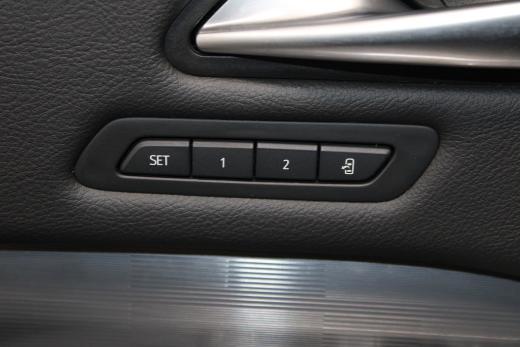 Used 2024 Cadillac XT4 Premium Luxury image 39