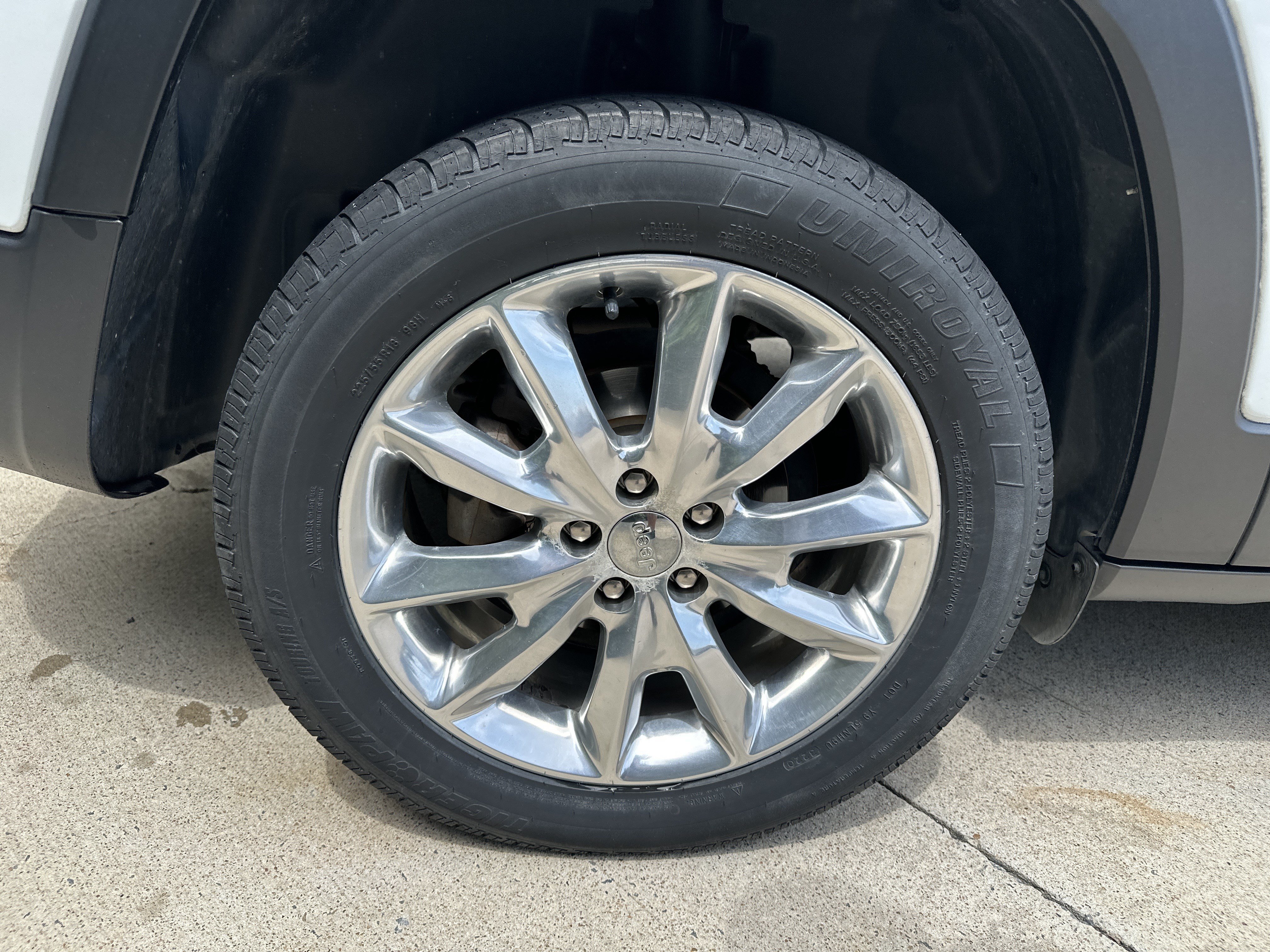 Used 2017 Jeep Cherokee Limited w/ Luxury Group FWD image 23