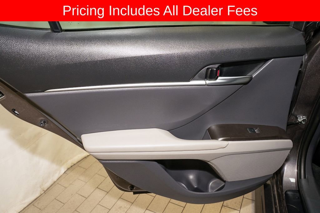 Used 2023 Toyota Camry SE w/ Convenience Package FWD image 8