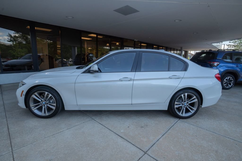 Used 2016 BMW 328i xDrive Sedan AWD/4WD image 4