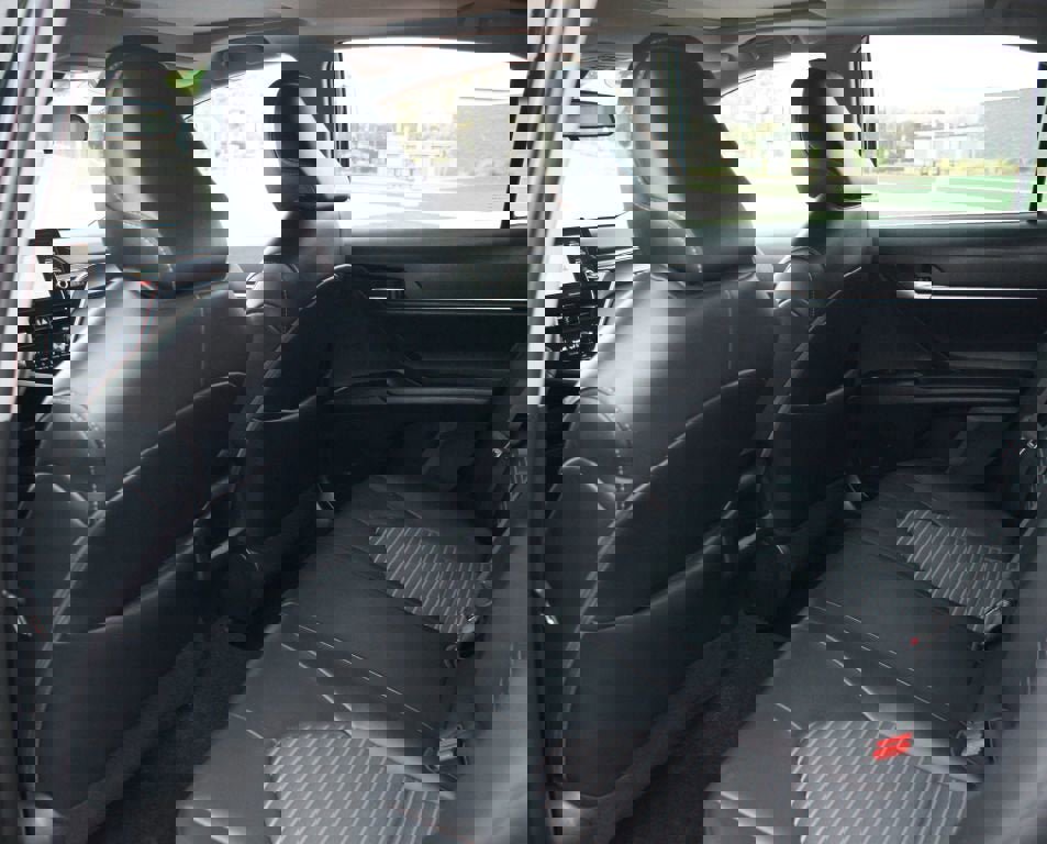 Used 2024 Toyota Camry SE image 14