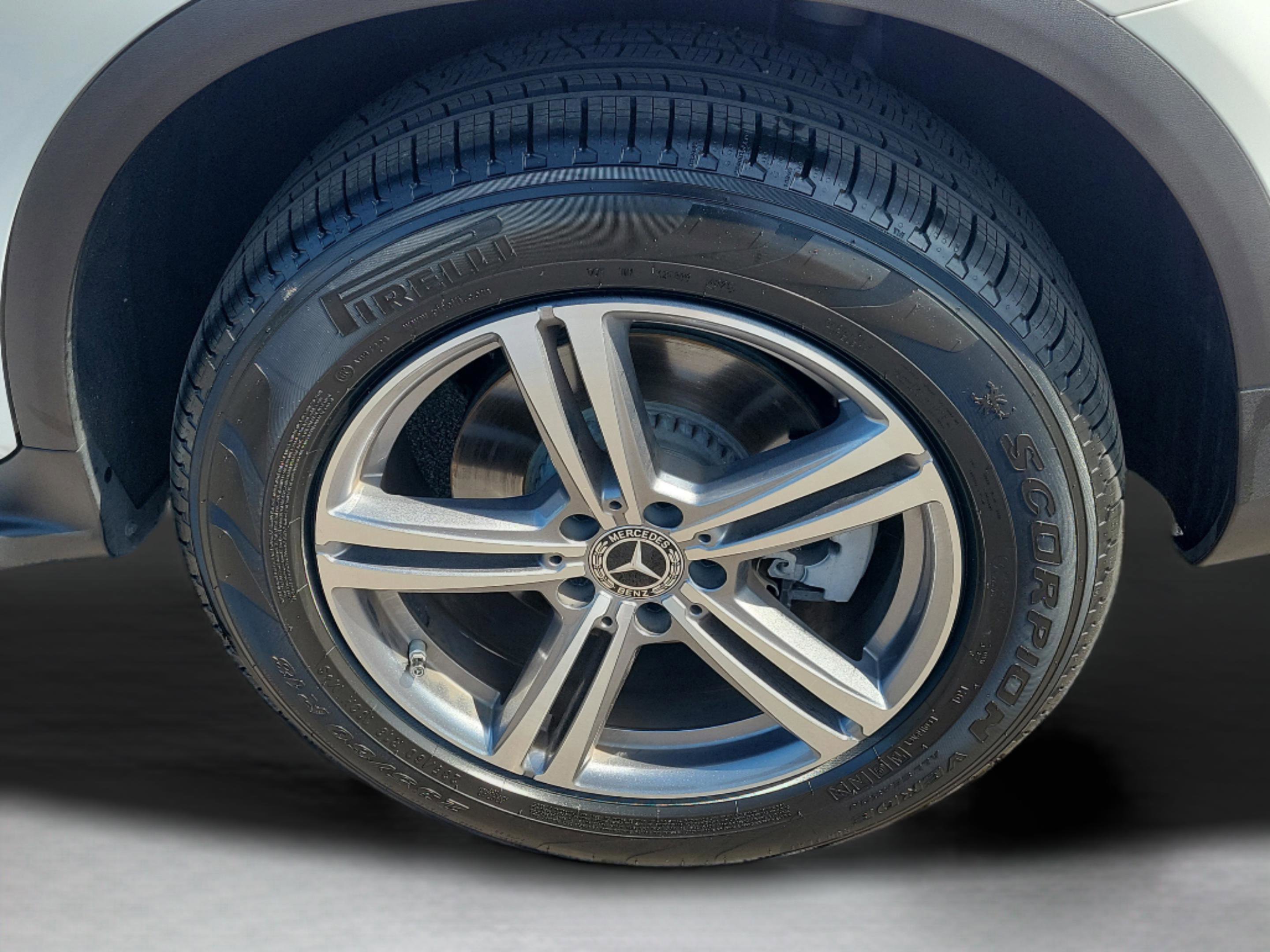 Certified 2022 Mercedes-Benz GLC 300 4MATIC image 32