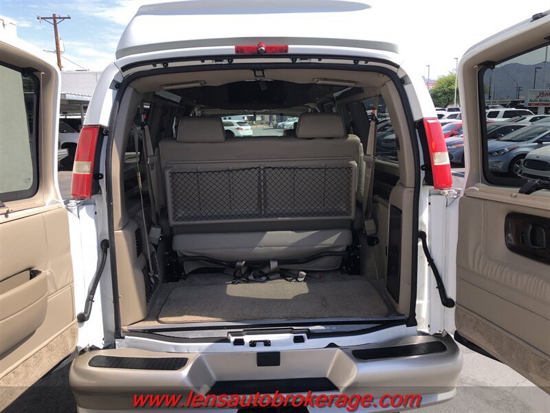 Used 2010 Chevrolet Express 1500 w/ Preferred Equipment Group RWD image 21