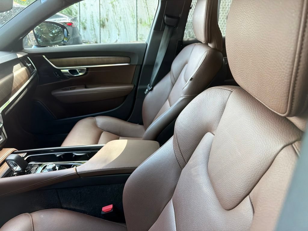 Certified 2024 Volvo V90 B6 Cross Country Plus w/ Protection Package Premier AWD/4WD image 4