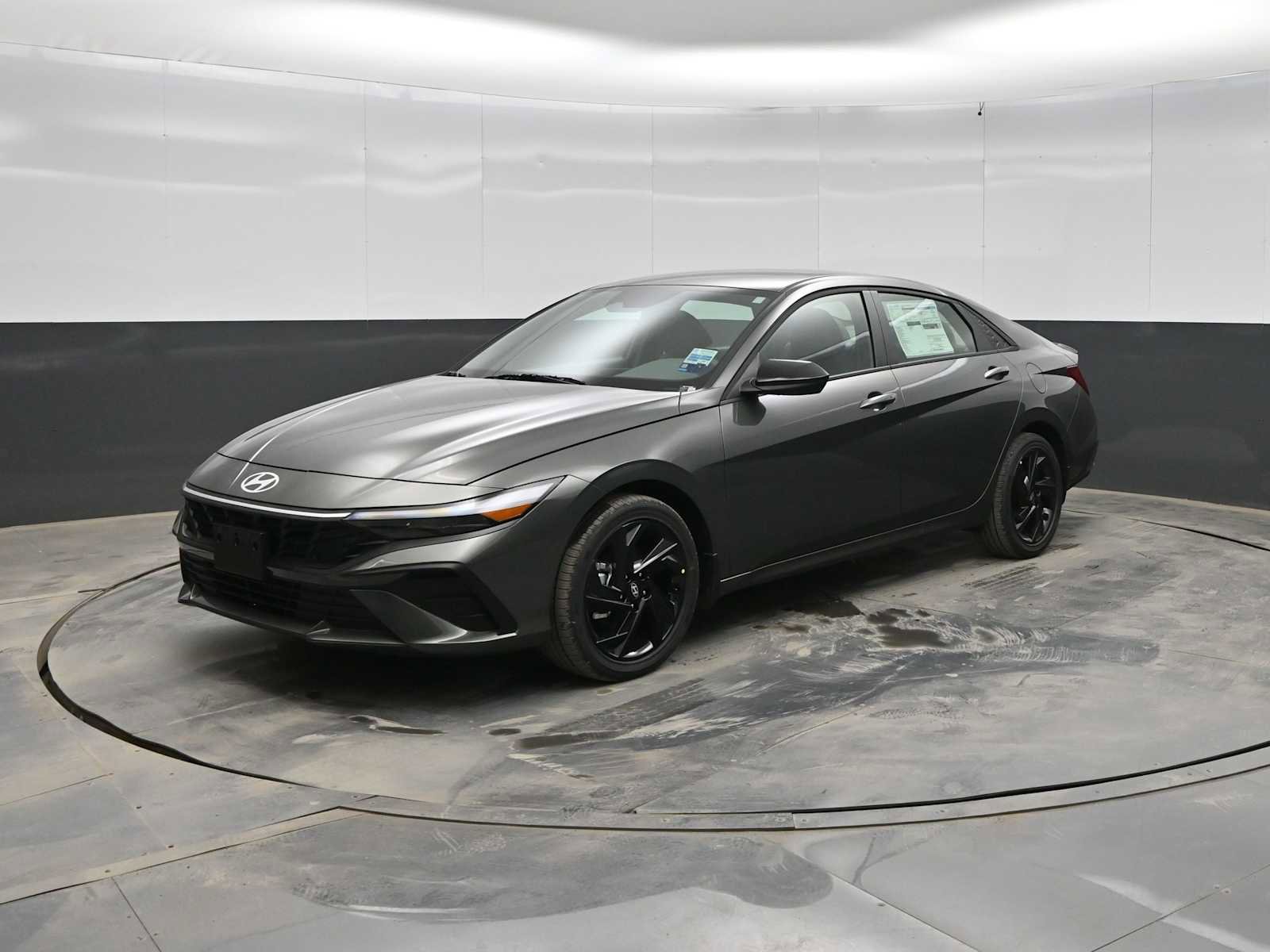 New 2026 Hyundai Elantra Sport image 4