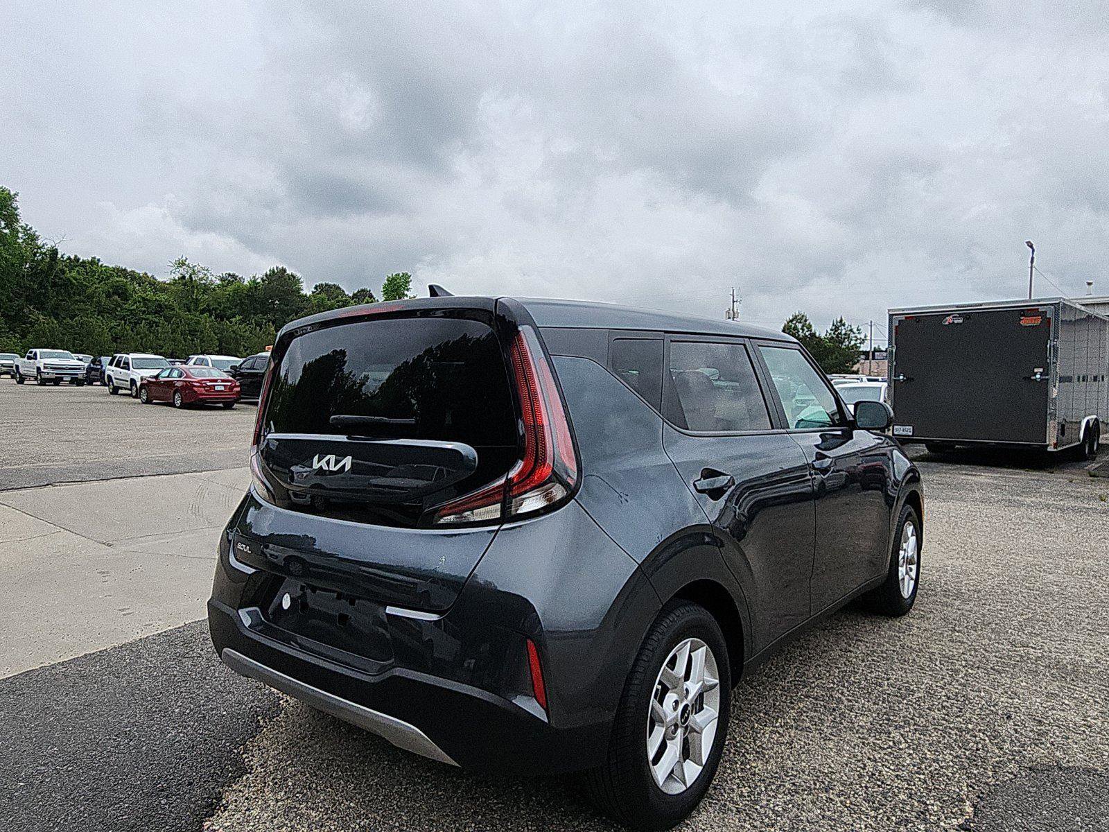 Used 2024 Kia Soul LX w/ Option Group 015 FWD image 5