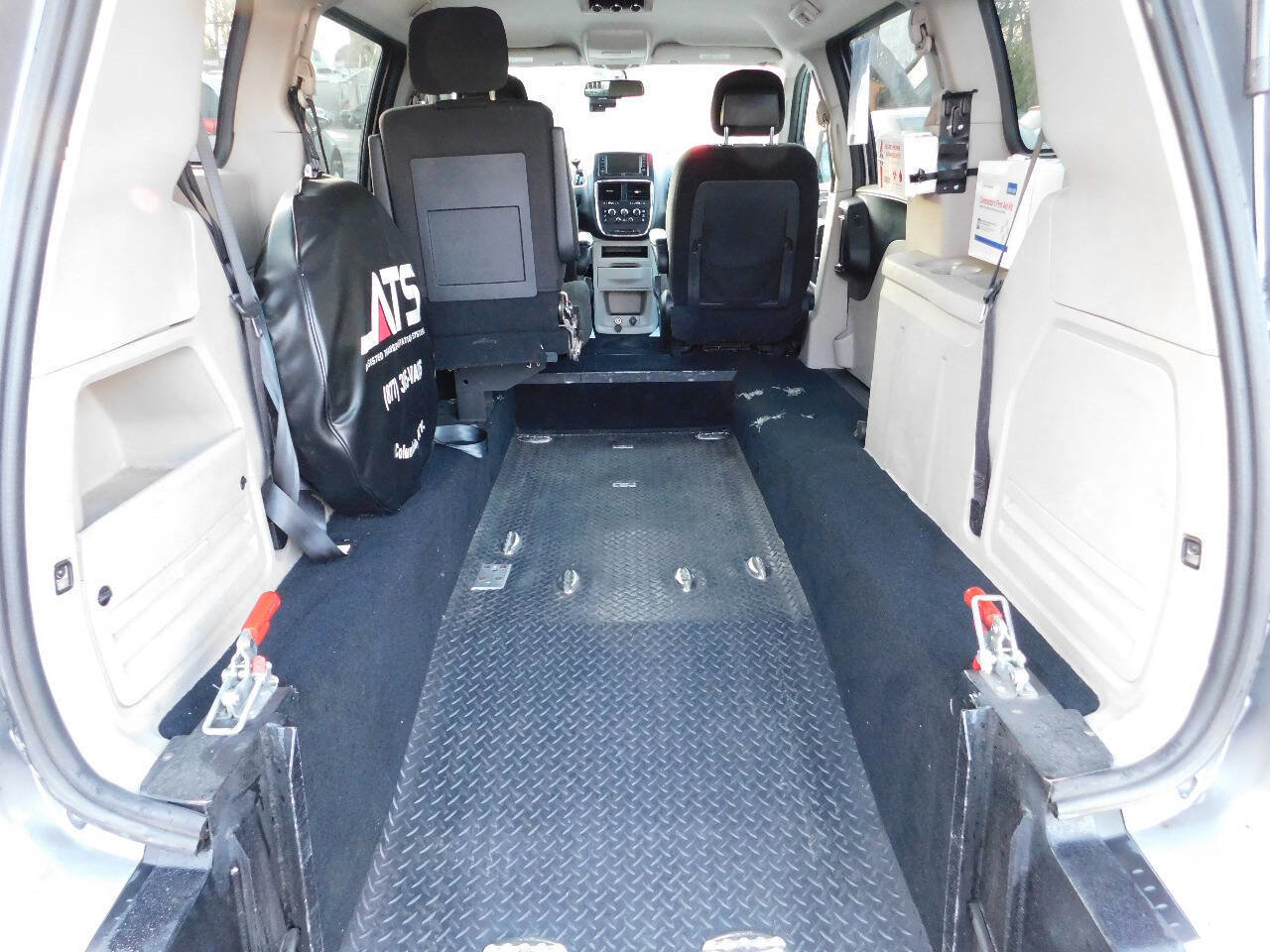 Used 2017 Dodge Grand Caravan SE w/ Power Window Group image 4