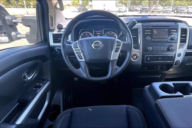 Used 2017 Nissan Titan SV RWD image 5