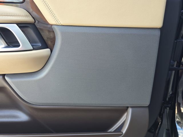 Used 2020 Land Rover Range Rover image 16