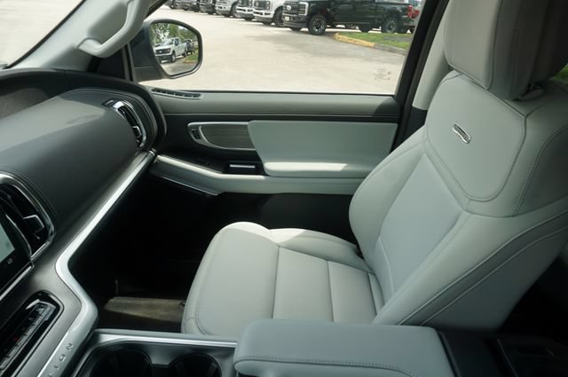 New 2027 Ford Expedition Max Platinum w/ Driver's Package AWD/4WD image 40