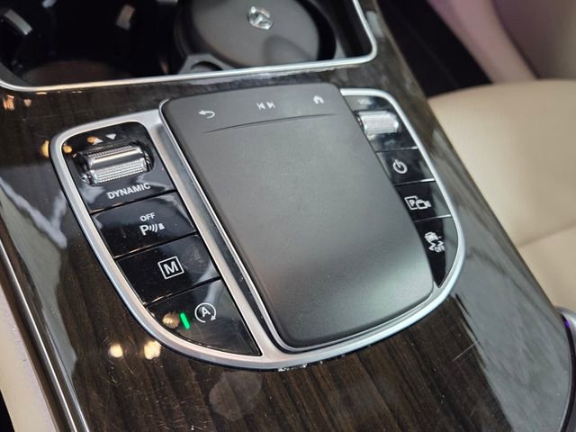 Used 2021 Mercedes-Benz GLC 300 4MATIC image 25