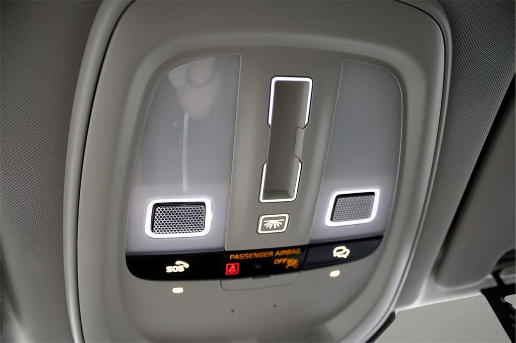 Certified 2025 Volvo XC60 B5 Core w/ Protection Package Premier image 27