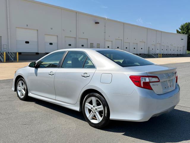 Used 2014 Toyota Camry SE FWD image 3