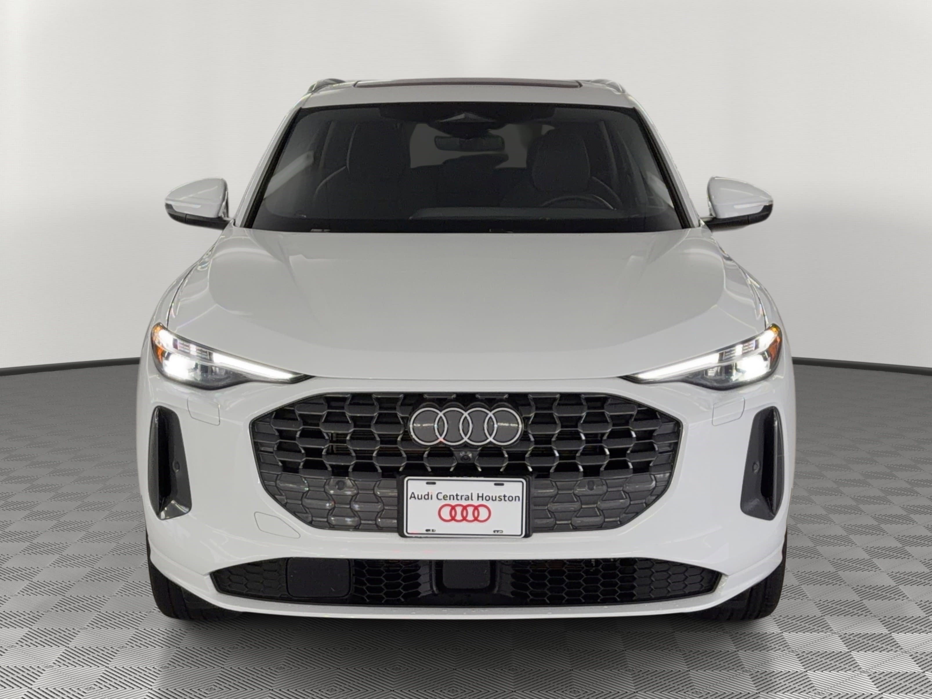 Used 2025 Audi Q5 Premium Plus w/ Premium Plus AWD/4WD image 6