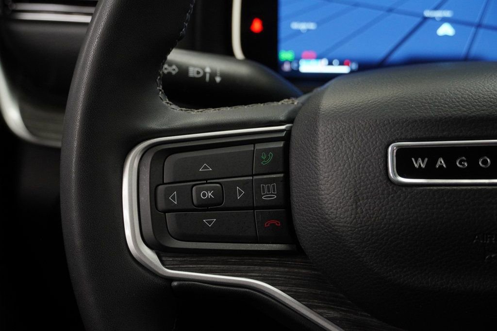 Certified 2022 Jeep Wagoneer Series III w/ Flexible Seating Group image 35