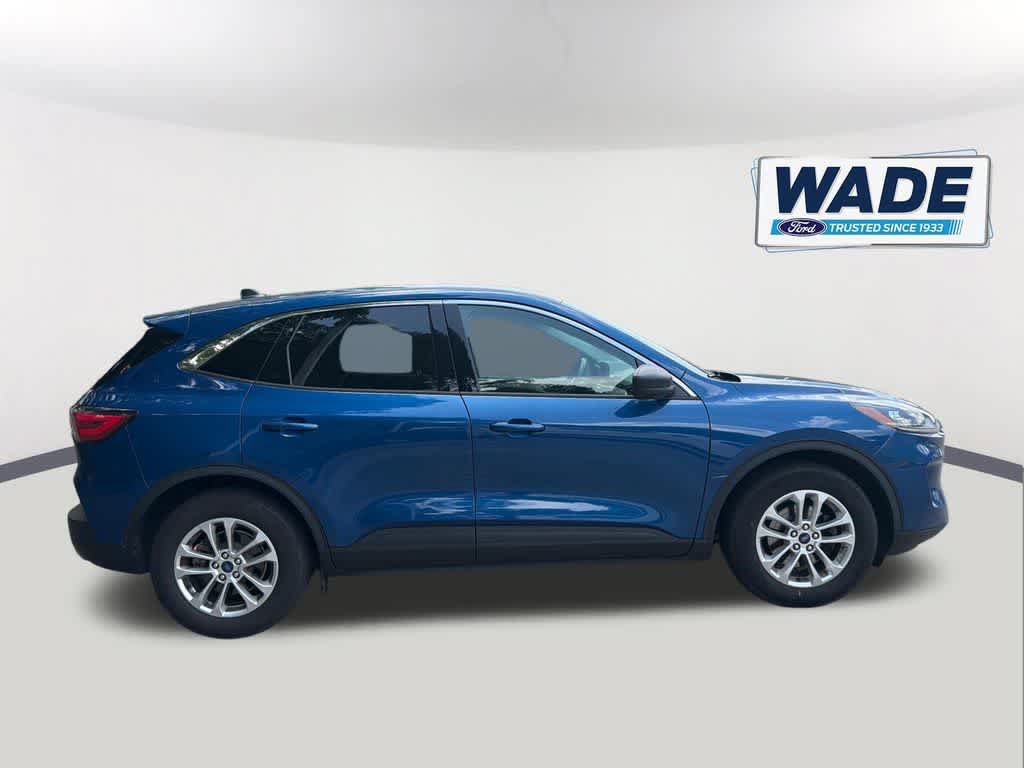Used 2022 Ford Escape SE w/ Convenience Package FWD image 4