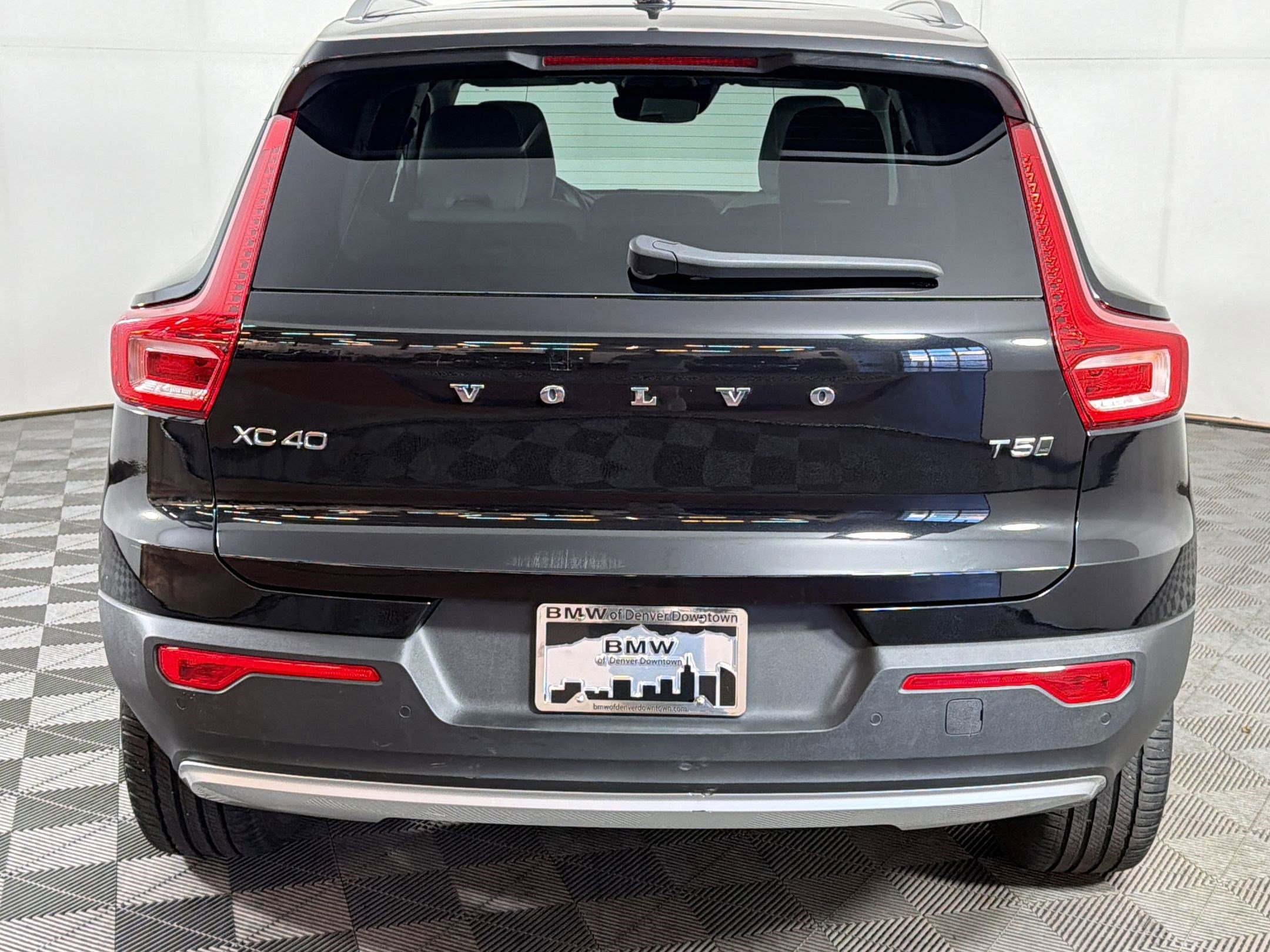 Used 2020 Volvo XC40 T5 Momentum w/ Protection Package image 10